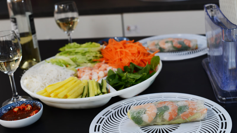 prawn rice paper rolls go well with white wines